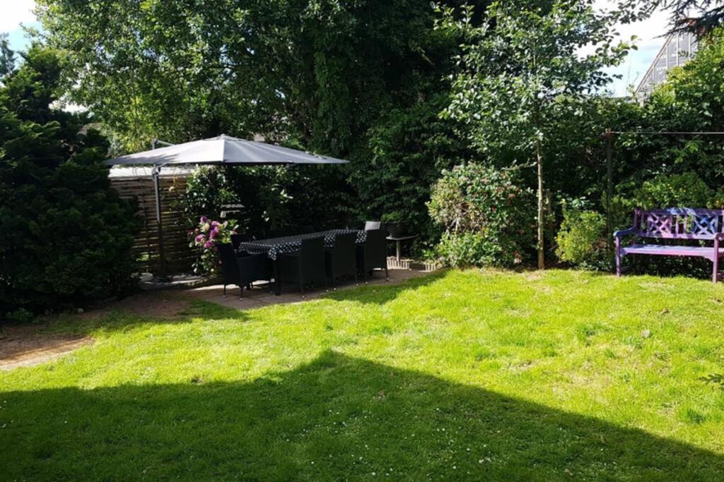 Gemuetliche Haushaelfte Mit Garten Und Terrasse フレンスブルク エクステリア 写真